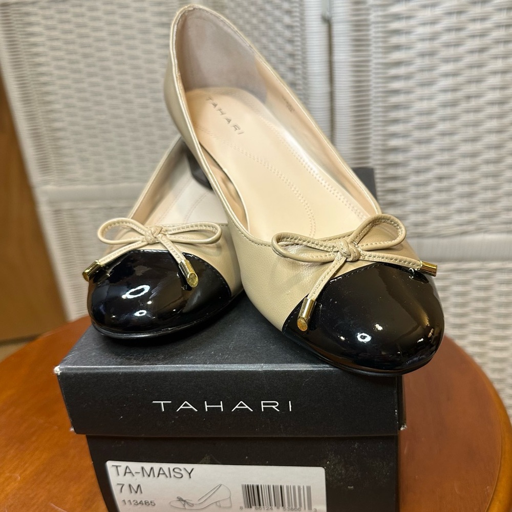 Tahari Leather "Maisy" Cap Toe Block Heel 7M - Picture 1 of 11